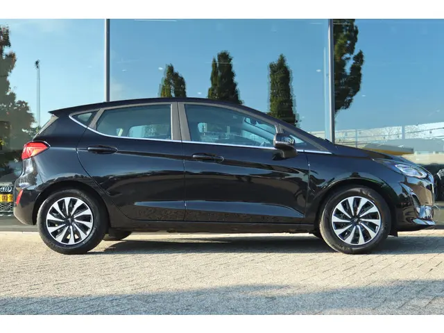 Ford Fiesta 1.0 ECOBOOST HYBRID TITANIUM 2022 Benzine 6