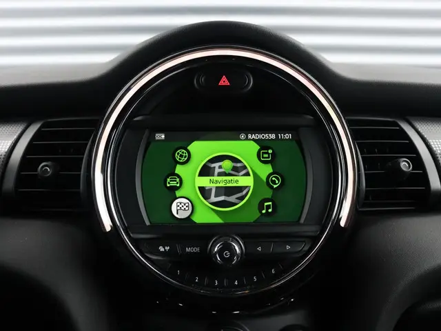 MINI 5-Deurs Cooper 2019 Benzine 23