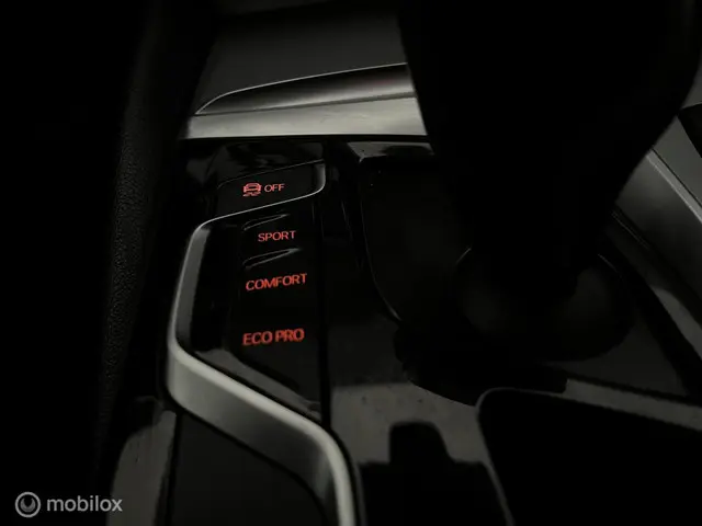 BMW 5 Serie 520i High Executive 2017 Benzine 28