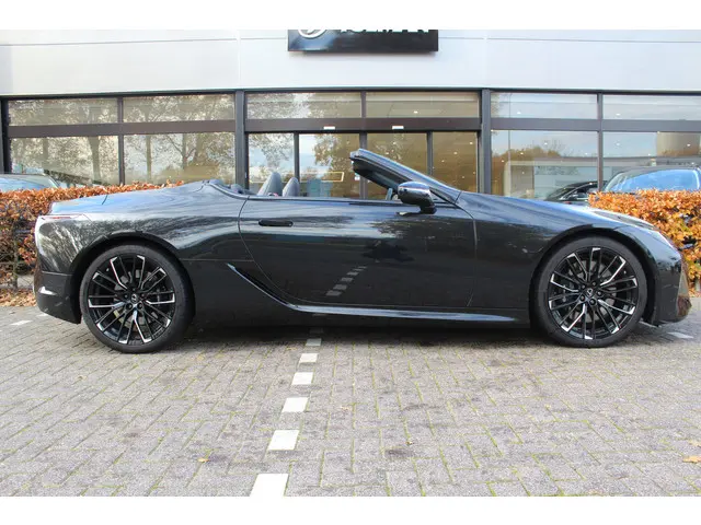 Lexus LC Convertible 500 Hokkaido Edition 2023 Benzine 11
