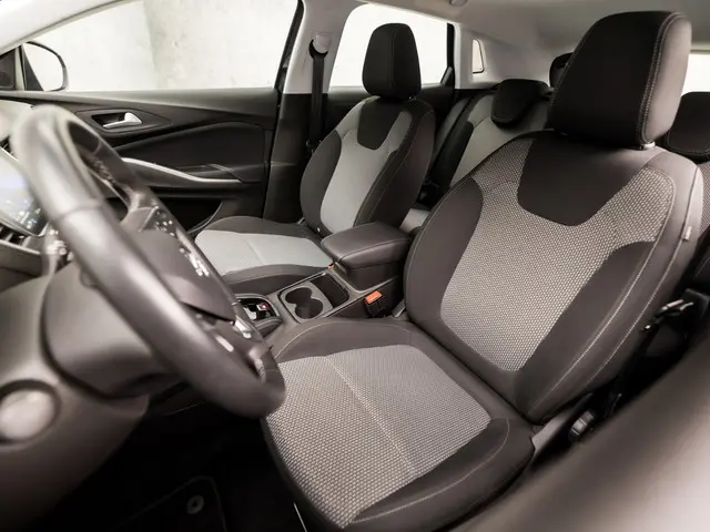 Opel Grandland X 1.2 Turbo Sport 2021 Benzine 14