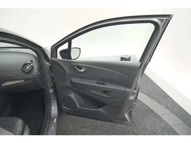 Renault Captur TCe 150 EDC Intens 2019 Benzine 66