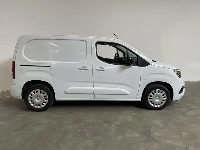 Opel Combo 130pk L1 Automaat 2023 Diesel 29