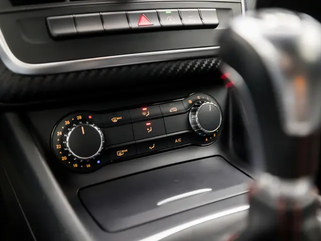 Mercedes-Benz A-Klasse 180 AMG Sport 2015 Benzine 10