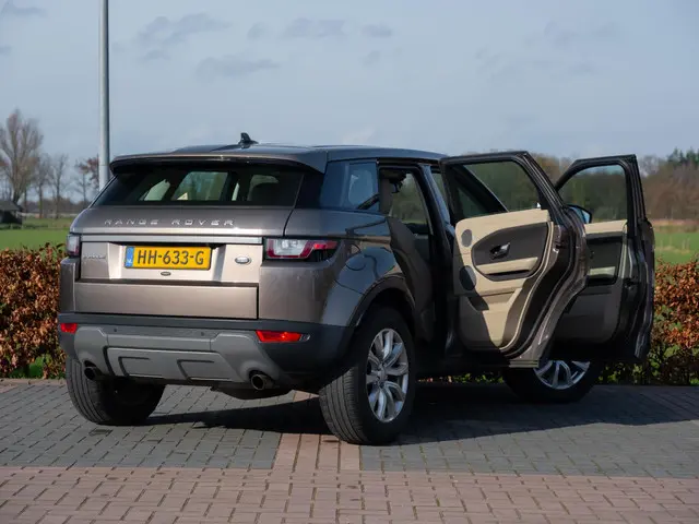 Land Rover Range Rover Evoque 2.0 Si4 HSE 2015 Benzine 26