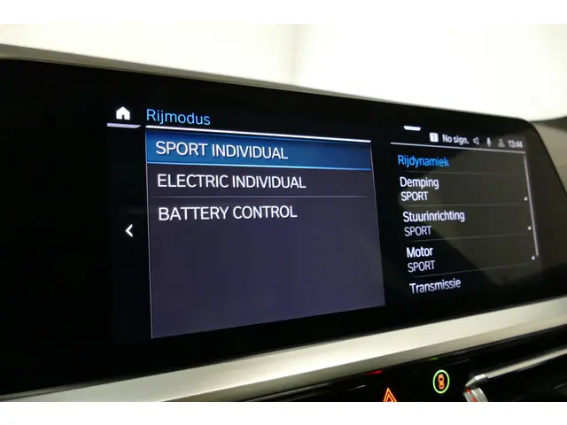 BMW 3 Serie 330e xDrive M Sport 2021 Hybride Benzine 39