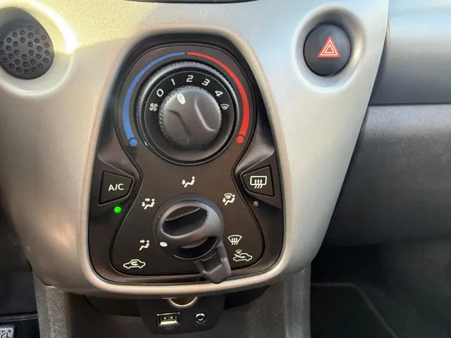 Peugeot 108 1.0 e-VTi Active lage km-stand!!! 2016 Benzine 18