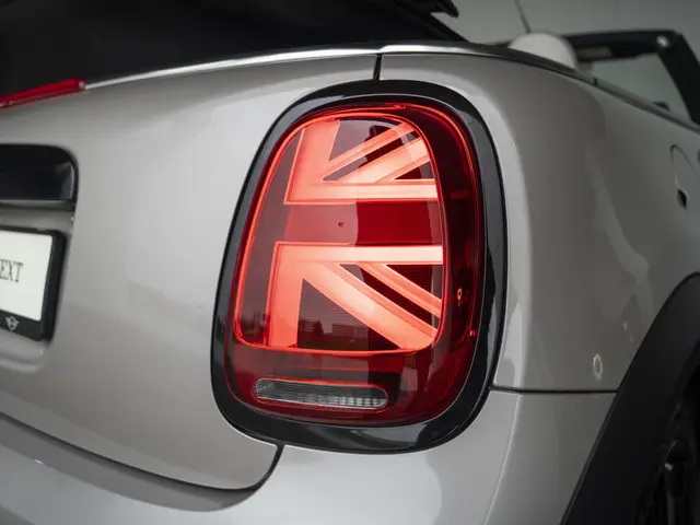 MINI Cooper Cabrio Aut. 2023 Benzine 48