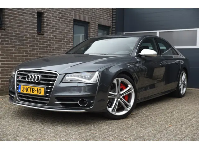 Audi S8