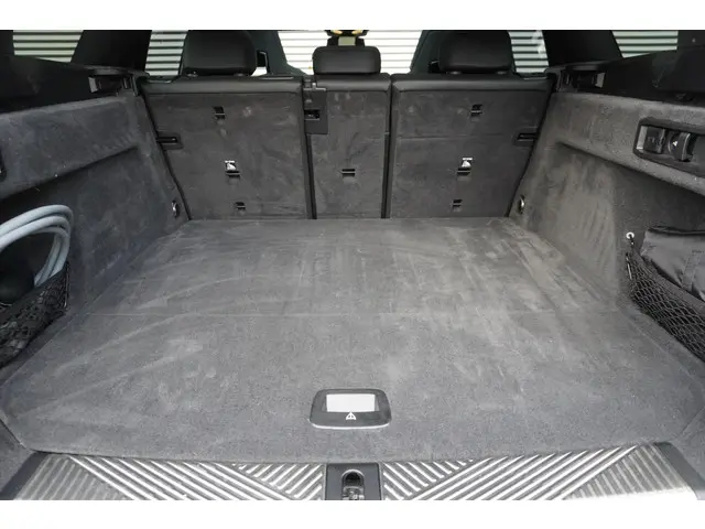 BMW 5 Serie Touring 550e xDrive 2025 Hybride Benzine 37