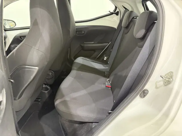 Toyota Aygo HB 1.0 VVT-i Airco NAP 2018 Benzine 24