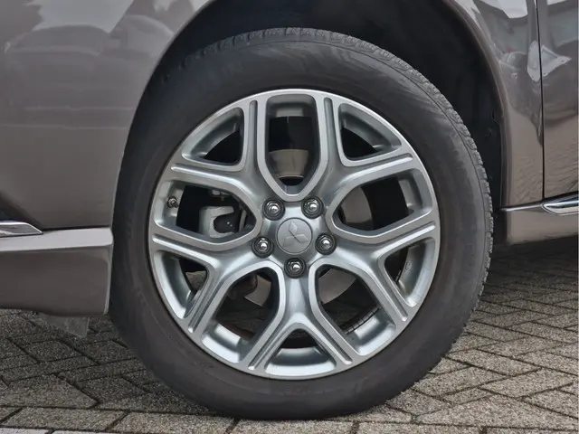 Mitsubishi Outlander 2.4 PHEV Pure 2021 Hybride Benzine 9