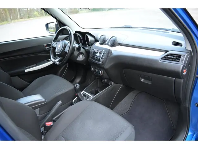 Suzuki Swift 1.2 Select 2017 Benzine 12