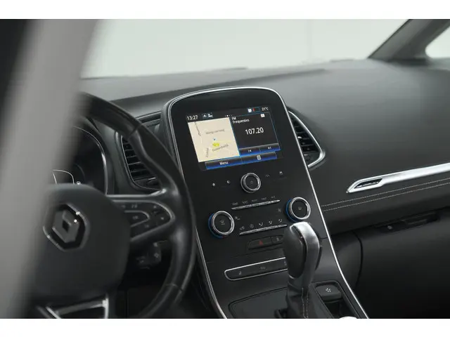 Renault Grand Scénic TCe 140 EDC Intens 2021 Benzine 53