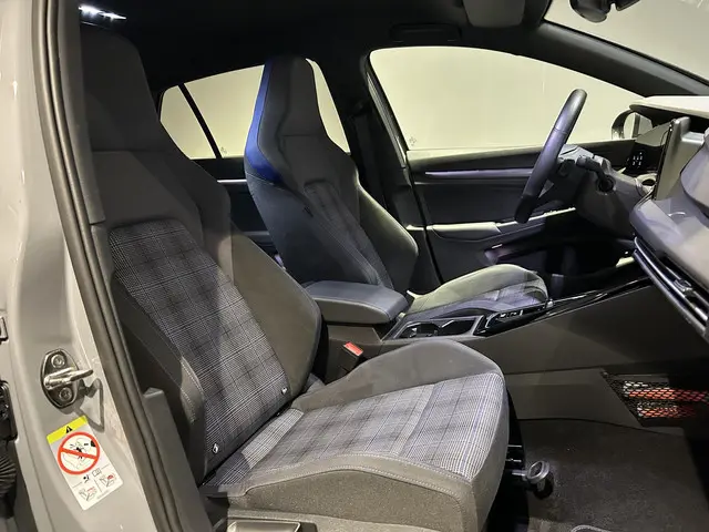 Volkswagen Golf 1.4 eHybrid GTE 2023 Hybride Benzine 28