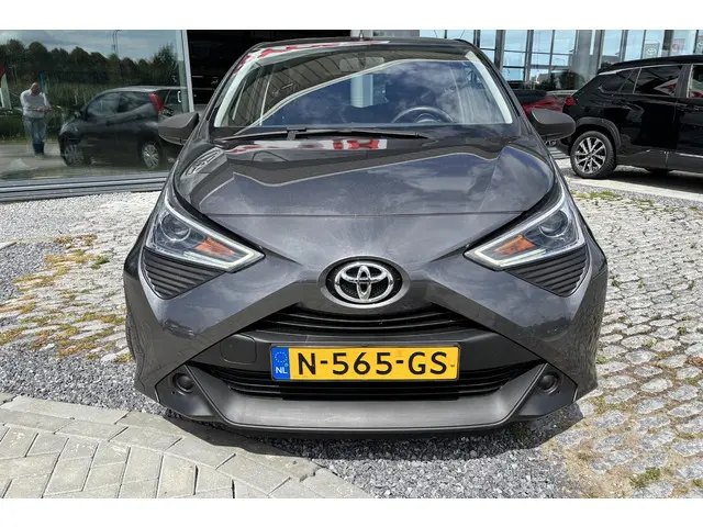Toyota Aygo 1.0 VVT-i x-fun, Bluetooth, Airco 2021 Benzine 7