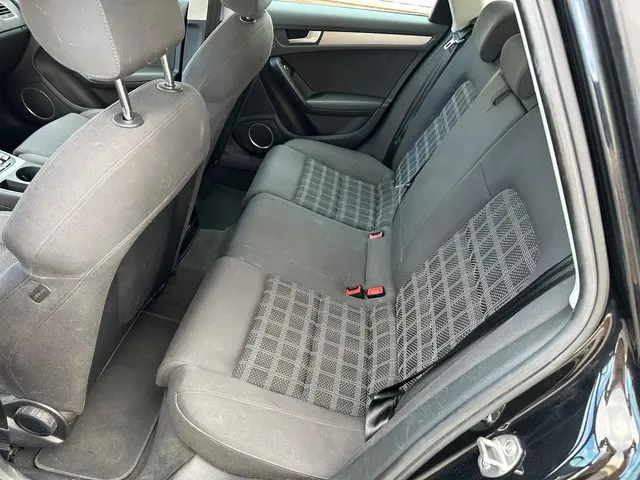 Audi A4 Avant 1.8 TFSI Business Edition 2013 Benzine 12