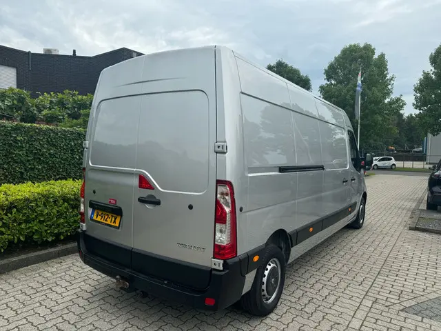 Renault Master T35 2.3 dCi L3H2 Energy 2018 Diesel 22