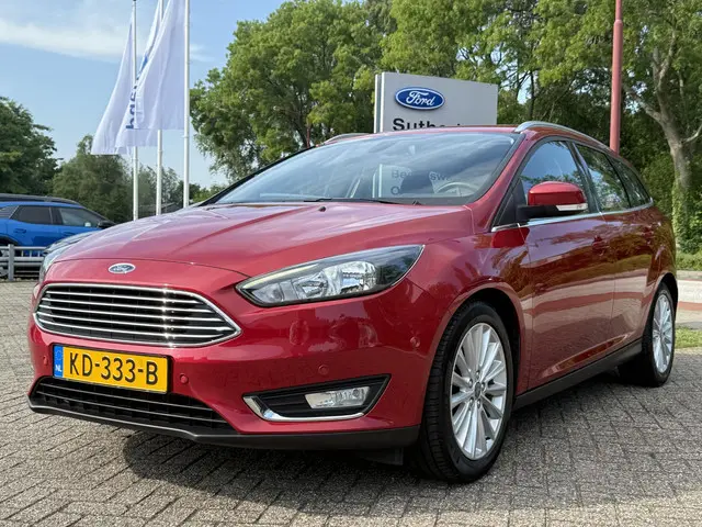 Ford Focus Wagon 1.0 Ecoboost Titanium 2016 Benzine 6