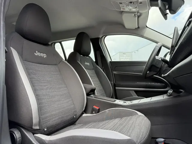 Jeep Avenger Longitude 54 kWh Aut. 2024 Elektrisch 13