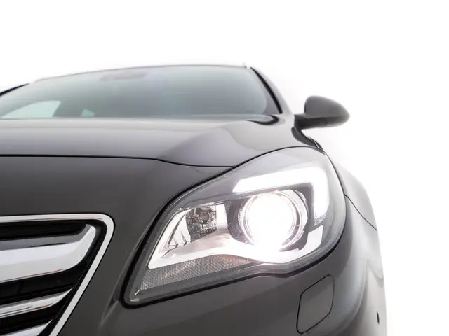 Opel Insignia Sports Tourer 1.6 T Cosmo 2014 Benzine 31