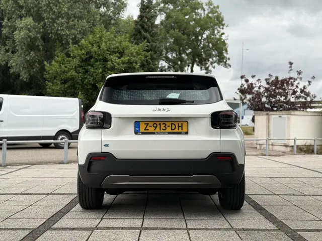 Jeep Avenger Longitude 54 kWh Aut. 2024 Elektrisch 5