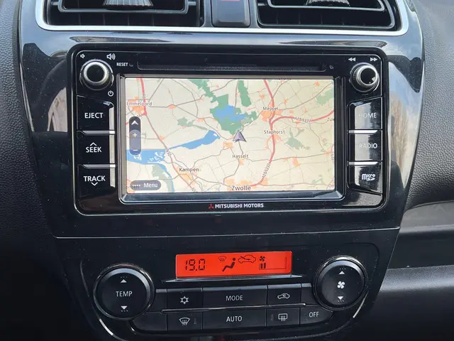 Mitsubishi Space Star 1.2 Nova Clima Navi 2020 Benzine 7