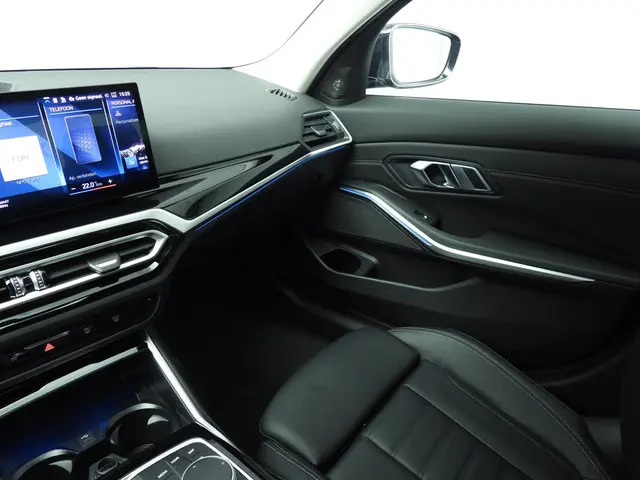 BMW 3 Serie 320i 2023 Benzine 40
