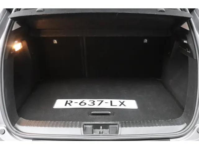 Renault Captur 1.3 TCe 140 Intens 2022 Benzine 33