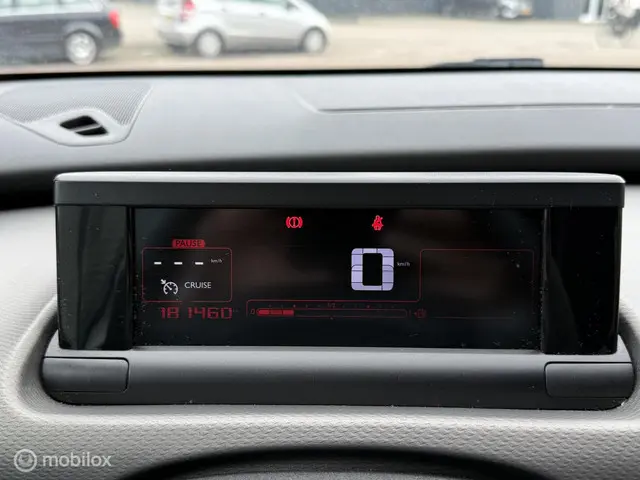 Citroën C4 Cactus 1.2 VTi Shine 2014 Benzine 14