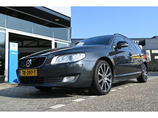 Volvo V70 2.0 T4 Dynamic Edition 2015 Benzine 4