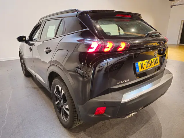 Peugeot 2008 1.2 PureTech Allure 2020 Benzine 10