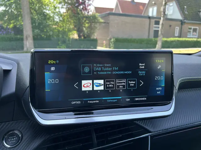 Peugeot e-2008 EV GT Automaat 2022 Elektrisch 13