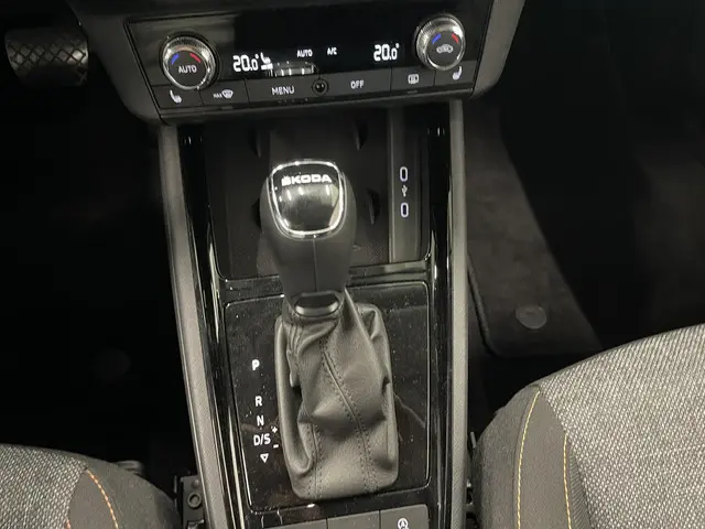 Škoda Kamiq 1.0 TSI Clever Aut 2021 Benzine 22