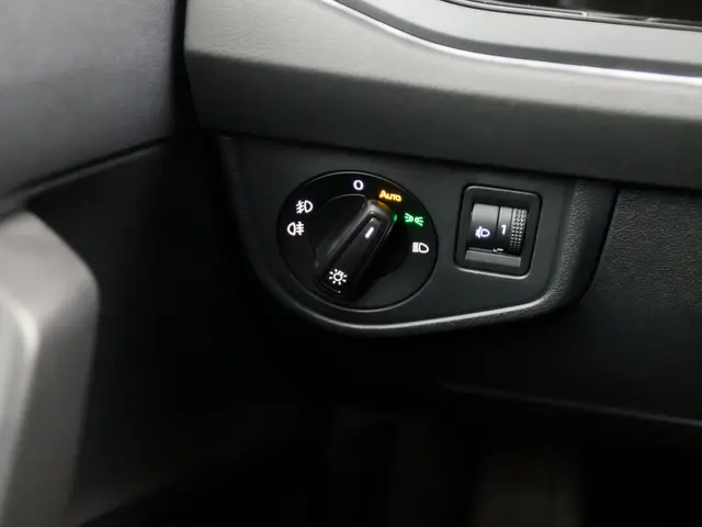 Volkswagen Taigo 1.0 TSI R-Line Sport 2023 Benzine 23