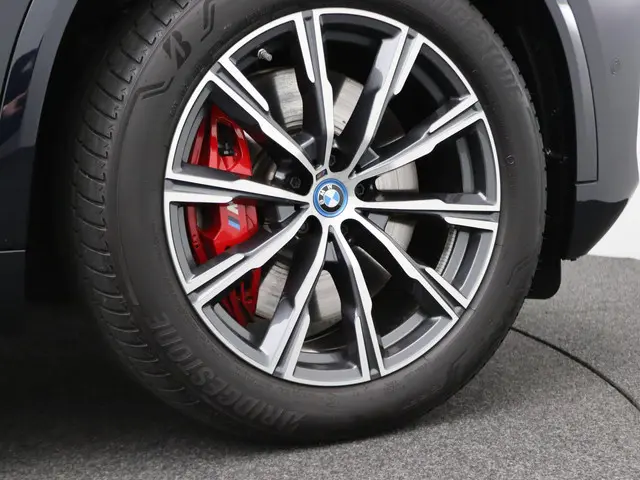BMW X5 xDrive50e 2025 Hybride Benzine 24