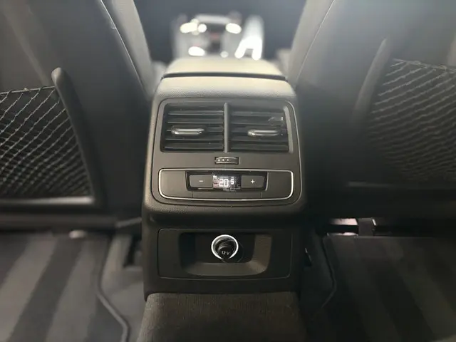 Audi A4 Avant 1.4 TFSI Sport S line edition 2018 Benzine 32