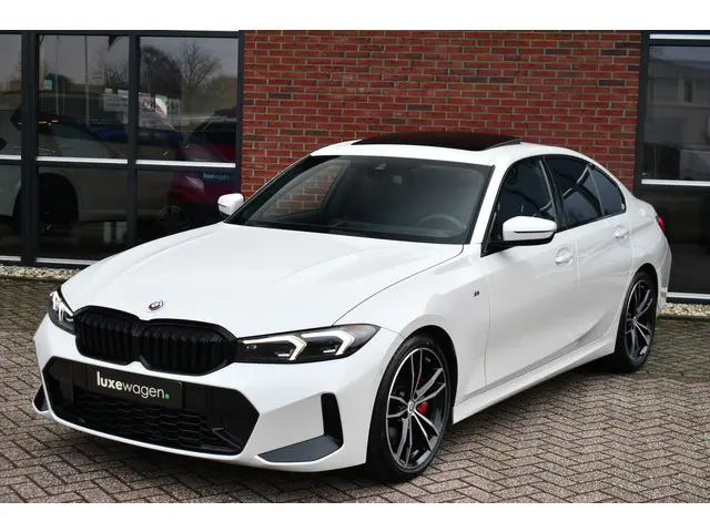 BMW 3 Serie 330d M-Sport Pro 2023 Diesel 36