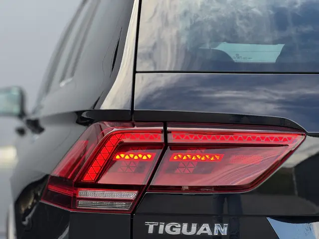 Volkswagen Tiguan 1.4 TSI R-Line Highline 2018 Benzine 14