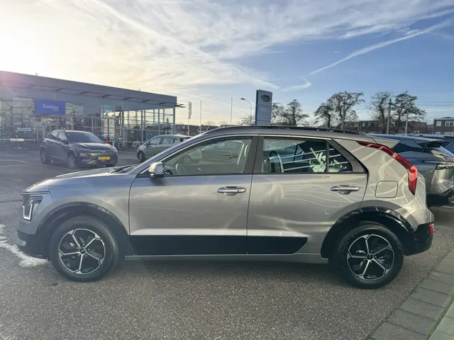 Kia Niro 1.6 GDi Hybrid DynamicLine 2025 Hybride Benzine 8