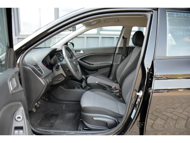 Hyundai i20 1.2 LP i-Drive Cool 2019 Benzine 6