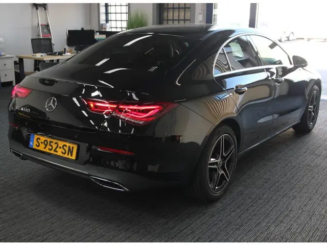 Mercedes-Benz CLA 180 Premium 2021 Benzine 4