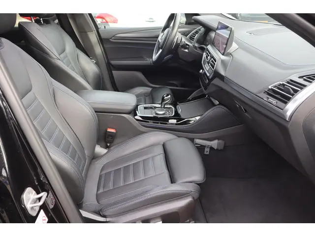 BMW X4 xDrive20i Business Edition Plus 2022 Benzine 13