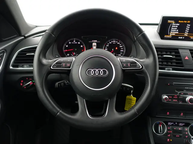 Audi Q3 1.4 TFSI S line Black Optic Aut- 2017 Benzine 14