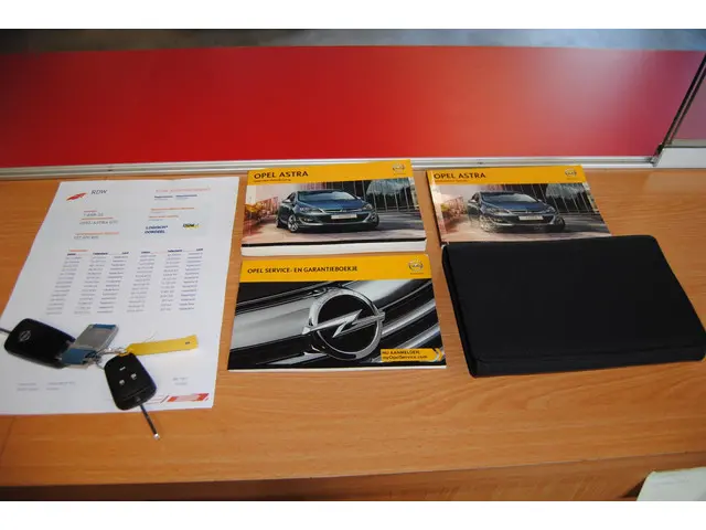 Opel Astra GTC 1.4 Turbo Design Edition 2013 Benzine 23