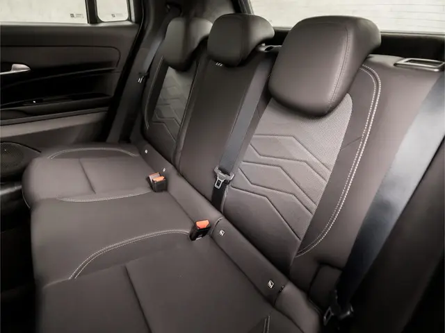 Jeep Avenger 1.2 Altitude Sport 2023 Benzine 14