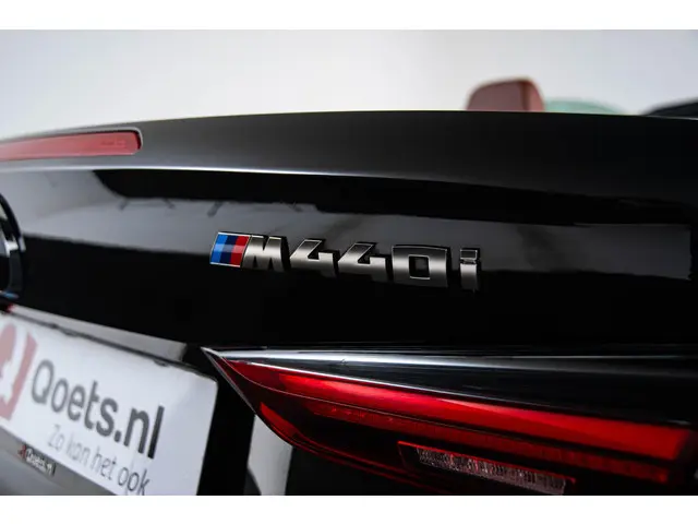 BMW 4 Serie Cabrio M440i High Executive 2023 Benzine 43