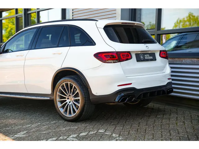 Mercedes-Benz GLC 300e 4MATIC 2021 Hybride Benzine 31