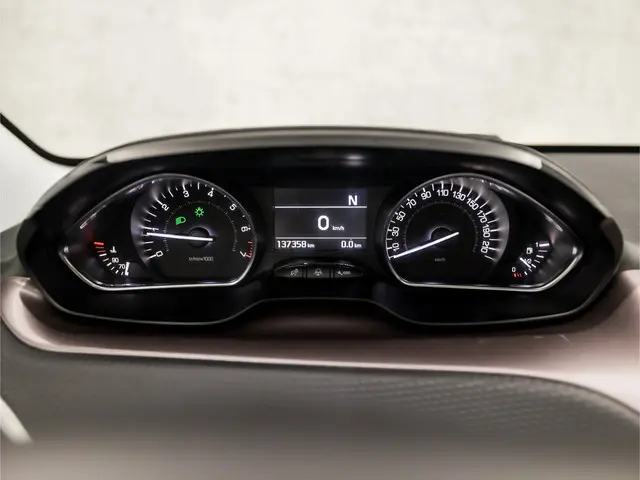 Peugeot 2008 1.2 PureTech Sport 2015 Benzine 22