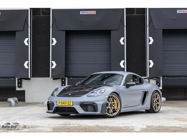 Porsche 718 GT4 RS 2022 Benzine 11